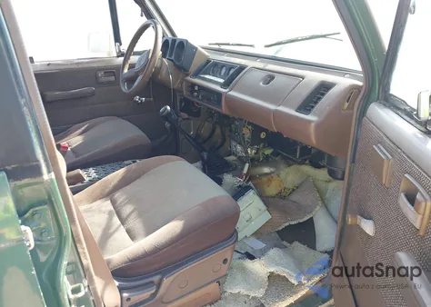 1990 Isuzu Trooper z USA, uszkodzony, nr VIN JACCH58R8L8918833